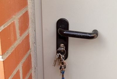 Достать заклинивший ключ из замка сможет даже женщина! Три простых способа