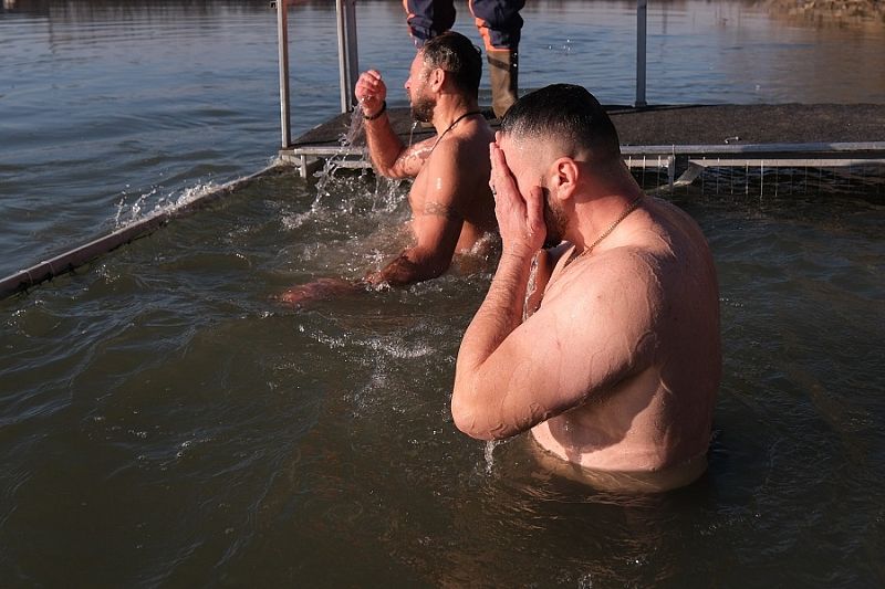 Более 9 тыс. краснодарцев приняли участие в крещенских омовениях и богослужениях   
