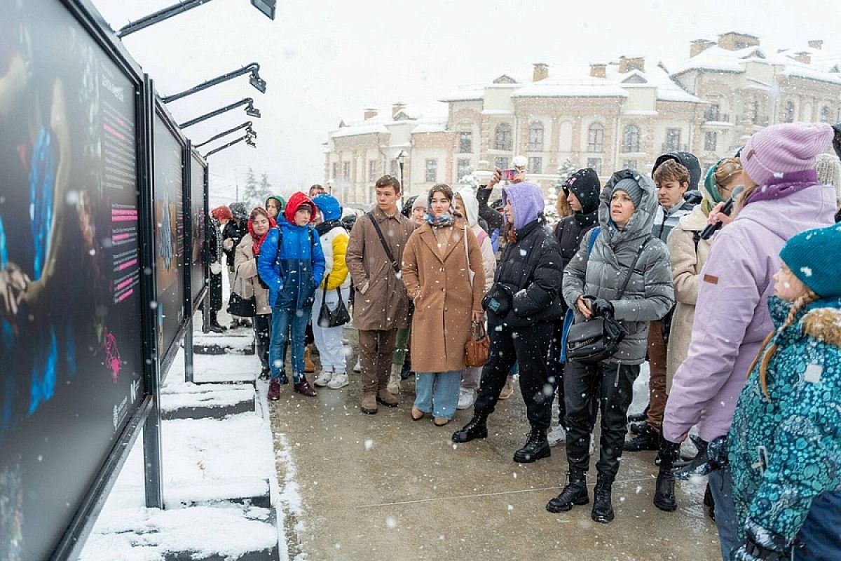 На Красной Поляне открылась выставка финалистки проекта «Экософия»