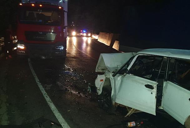 В Сочи 16-летний водитель устроил ДТП с грузовиком. Пострадали трое