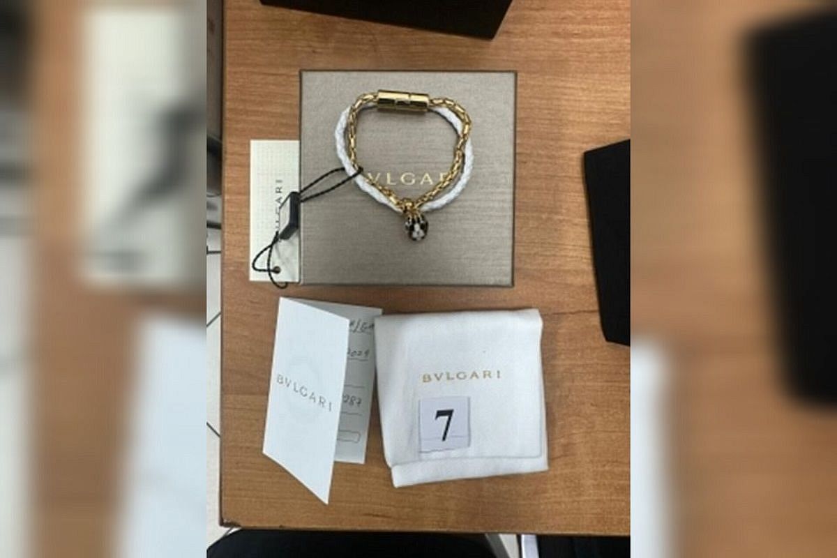 Cartier, BVLGARI, CHANEL. Драгоценности известных брендов изъяты у туристки из Дубая в аэропорту Сочи