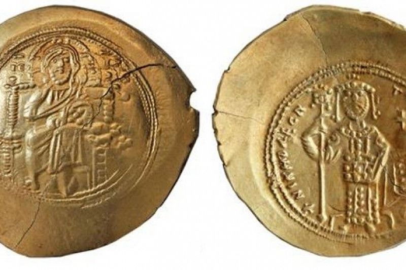 В Краснодарском крае нашли древнерусский сребреник, византийское золото и арабское серебро