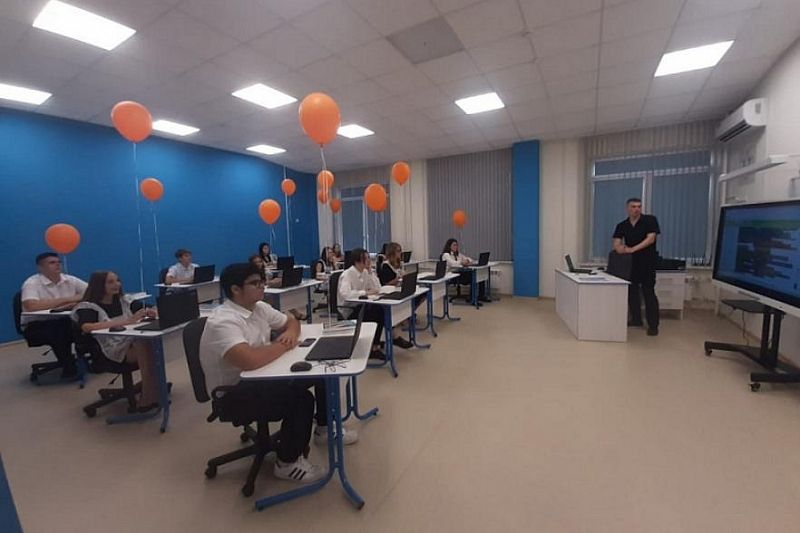 В рамках национального проекта «Образование» в Краснодарском крае открылся третий «IT-куб»