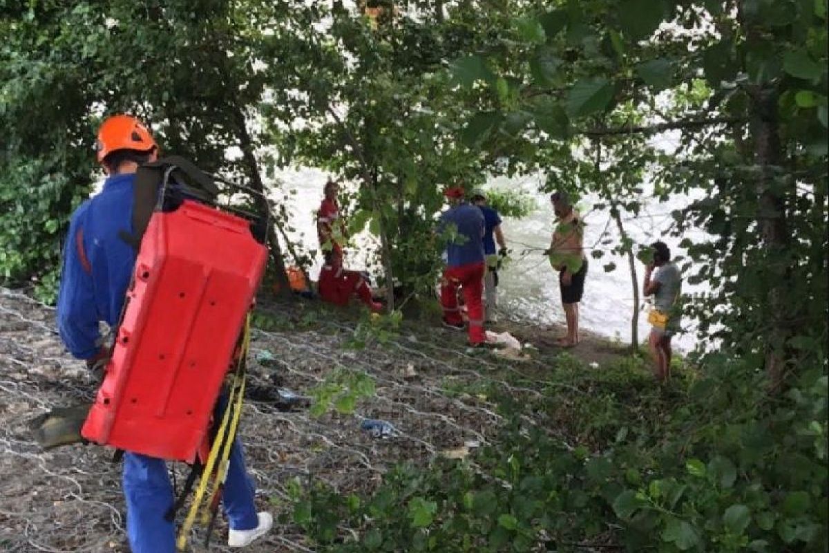 В Краснодарском крае беременная женщина упала со склона