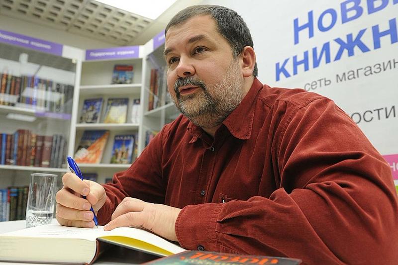 Сергей Лукьяненко продал права на экранизацию более чем 25 своих романов.
