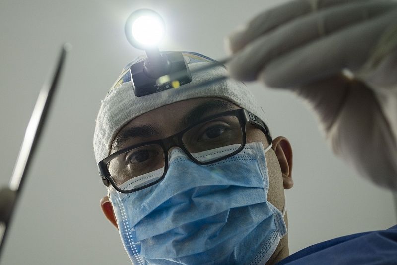 Стоматолог рассказала об опасности коронавируса для зубов