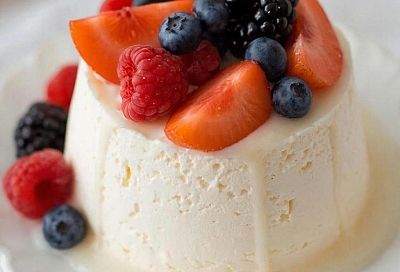 Рецепт нежного торта «Пломбир» без выпечки воздушная текстура и кремовый вкус, напоминающий сливочное мороженое