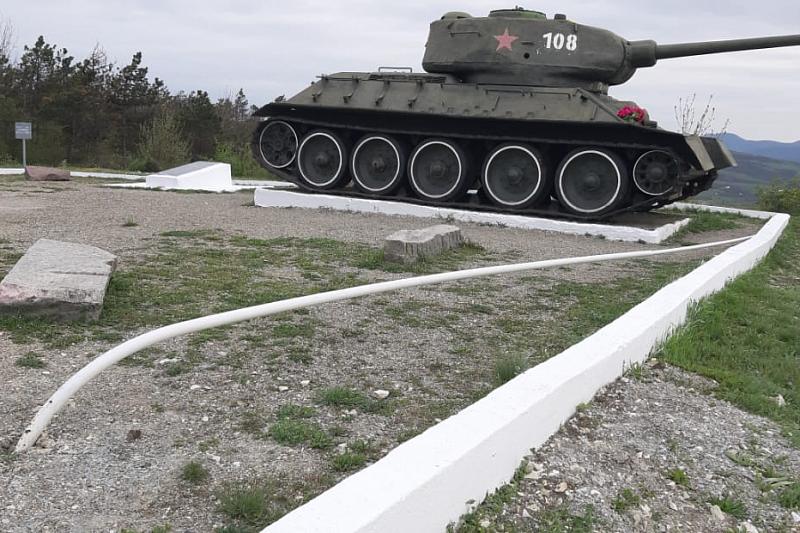 В Новороссийске вандалы осквернили памятник советским танкистам