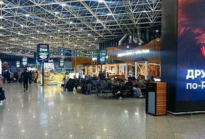 В аэропортах Краснодара и Сочи задерживаются более 80 рейсов
