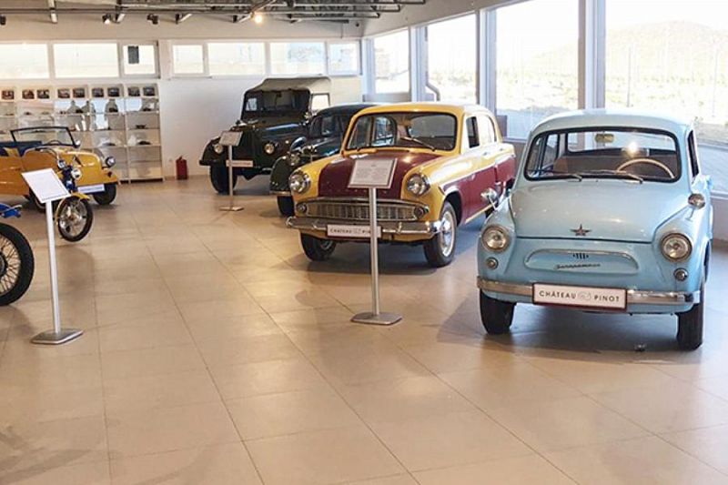 Еще один объект турпоказа: музей ретро-автомобилей начал работать в Новороссийске