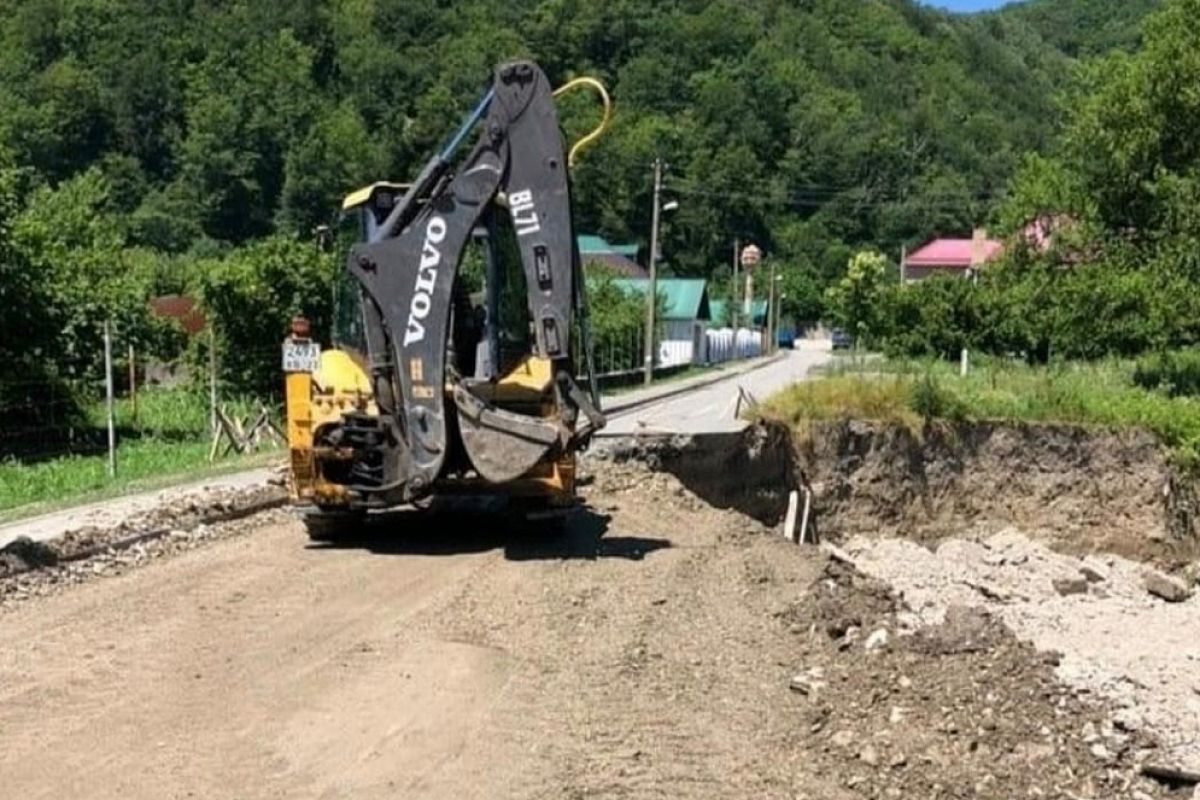 В Туапсинском районе восстановили разрушенную стихией дорогу