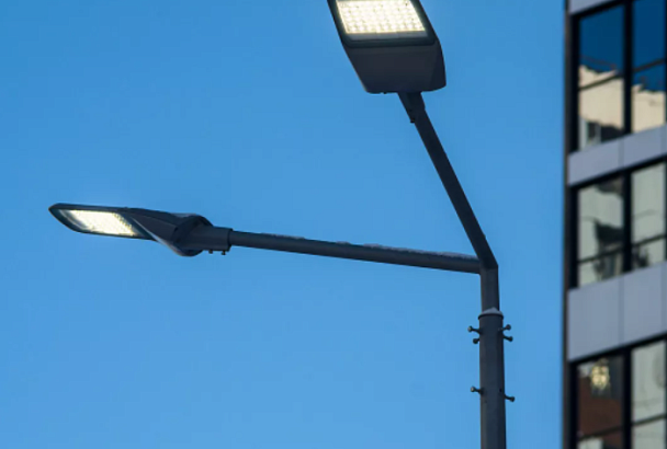 Более 3 тыс. уличных светильников заменят в Краснодаре до конца июня