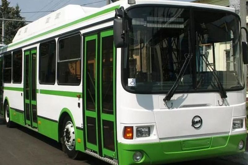 В Краснодаре 9 мая автобусы и троллейбусы изменят маршруты