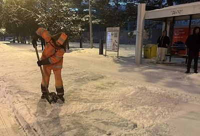 В мэрии отчитались о работе по расчистке дорог Краснодара ночью от снега