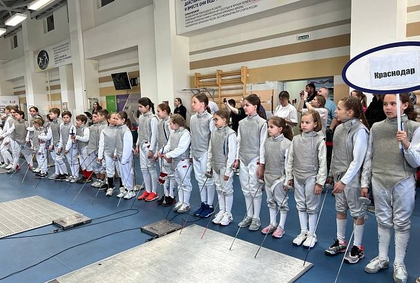 Краевые соревнования по фехтованию стартовали в Краснодаре