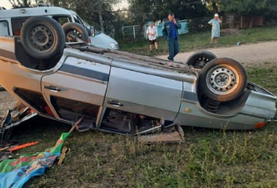 Вылетел с дороги и опрокинулся: водитель без прав погиб в ДТП на Кубани
