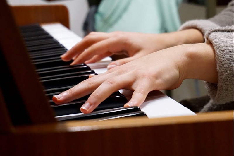 В Краснодаре две детские школы искусств получили музыкальные инструменты