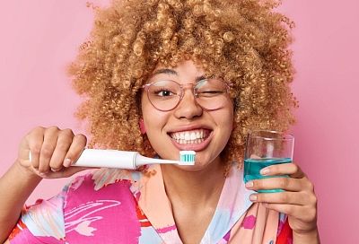 Просто о сложном: как правильно чистить зубы электрической зубной щеткой