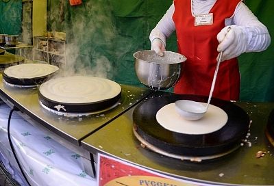 Кубанским работодателям потребовалось более 300 блинопеков на Масленицу