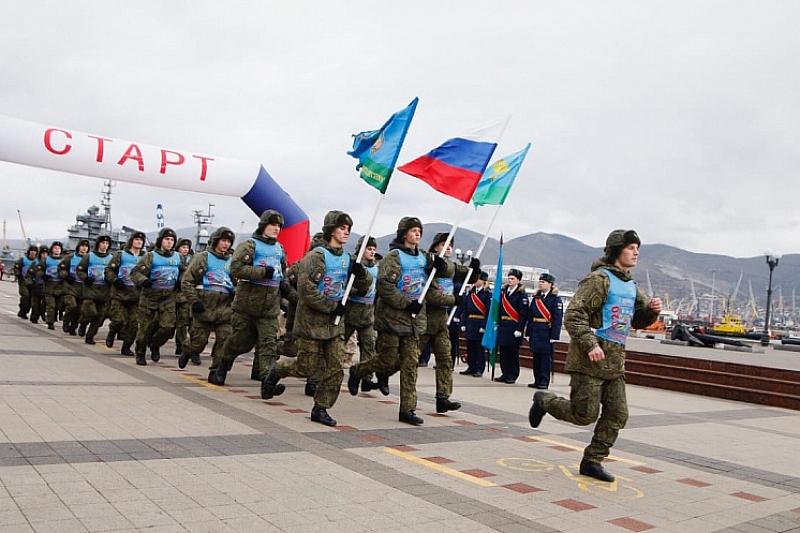 В Новороссийске стартовал комбинированный марш-бросок десантников