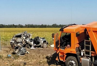 Водитель КамАЗа устроил массовое ДТП в Краснодарском крае. Пострадали пять человек