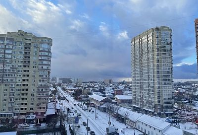 Снег в Краснодаре расчищают более 600 человек