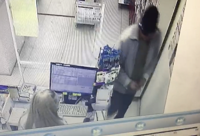 Вооруженный ножом мужчина устроил разбойное нападение на аптеку