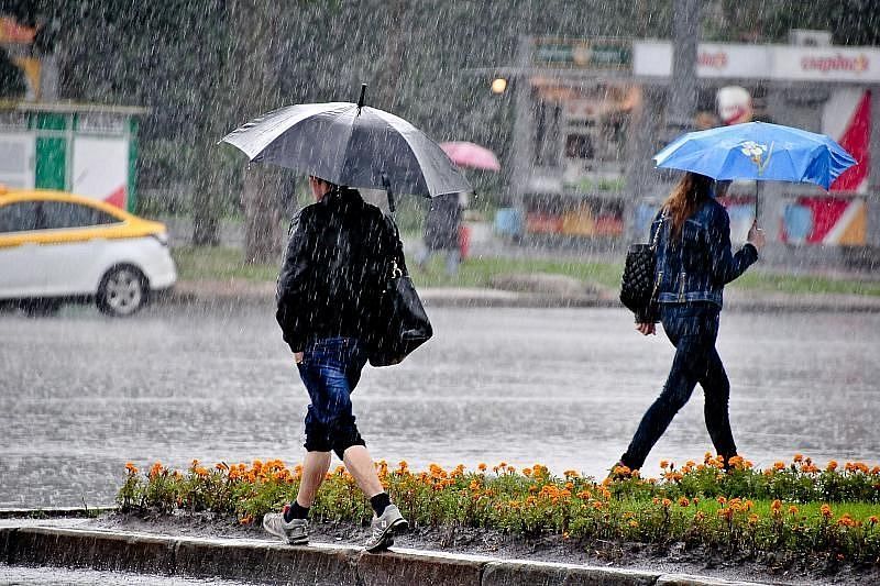 В Краснодаре в выходные ожидается дождь с грозой, град и сильный ветер