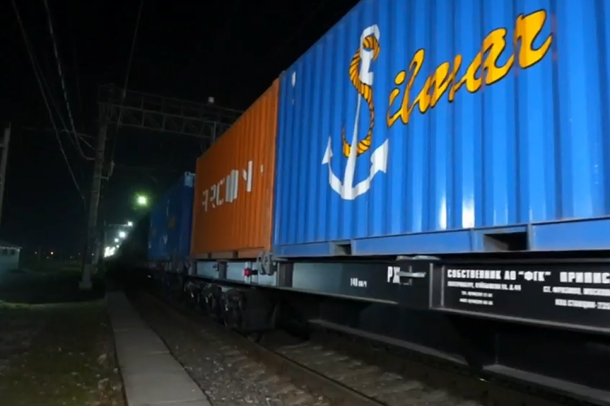 До 140 километров в час: первый скоростной контейнерный поезд отправили в Новороссийск