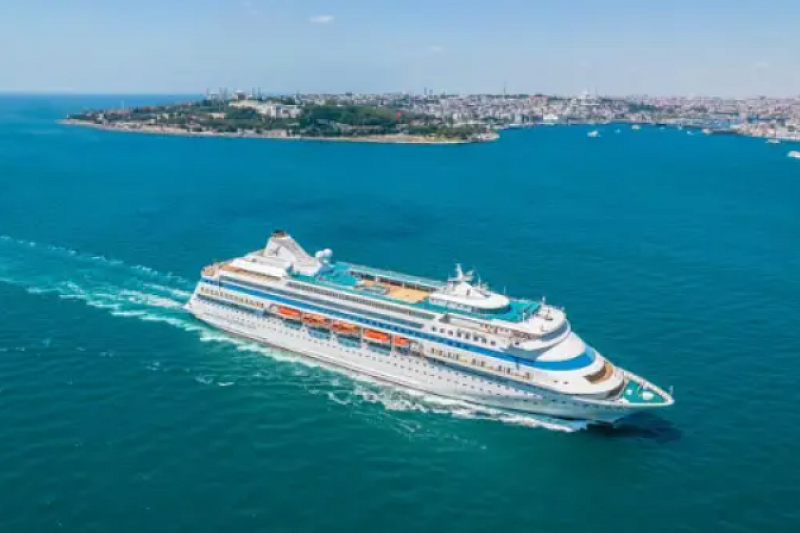 Вторая попытка Astoria Grande: лайнер идет из Турции в Сочи