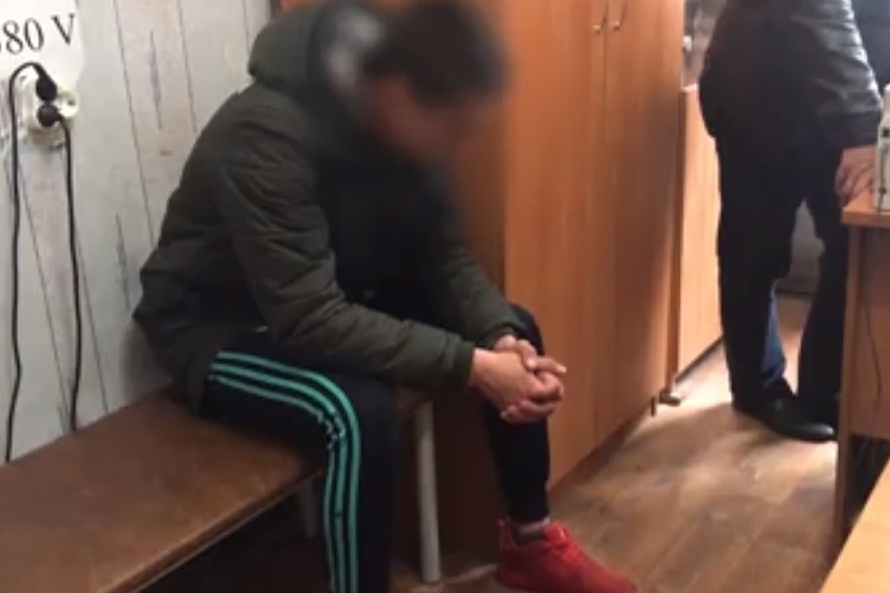 В Краснодарском крае двое мужчин напали на пожилых супругов в их доме и похитили 200 тыс. рублей