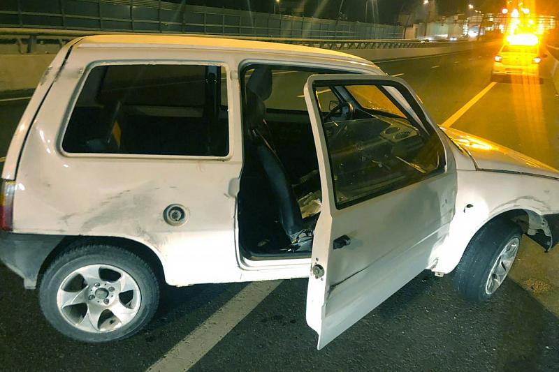 В Сочи «Ока» врезалась в бетонную стену. 20-летний пассажир лишился руки