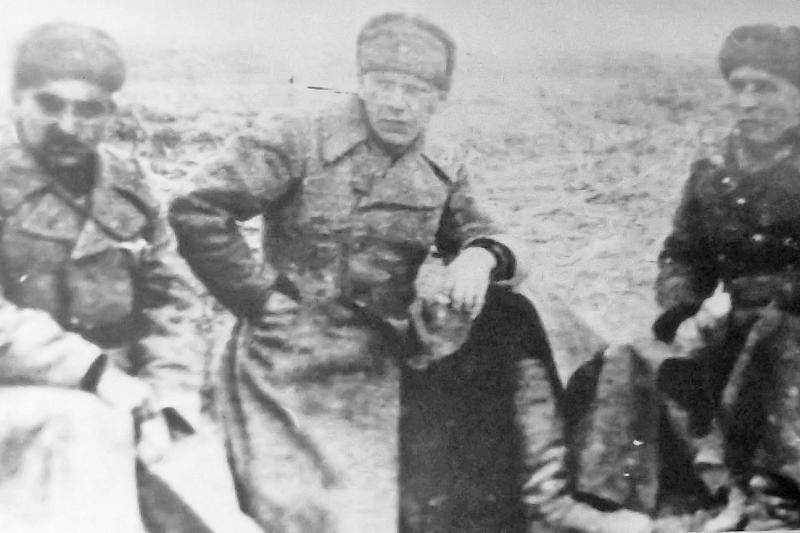 Представители командования 276-й дивизии 58-й армии, освободившей Ейск. В центре – командир, генерал-майор Иван Севастьянов. 