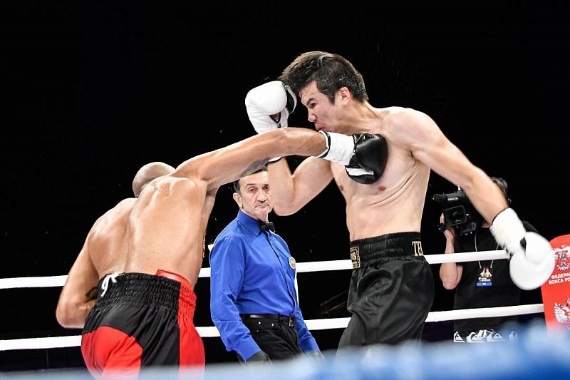 В Геленджике состоялся международный турнир по профессиональному боксу 