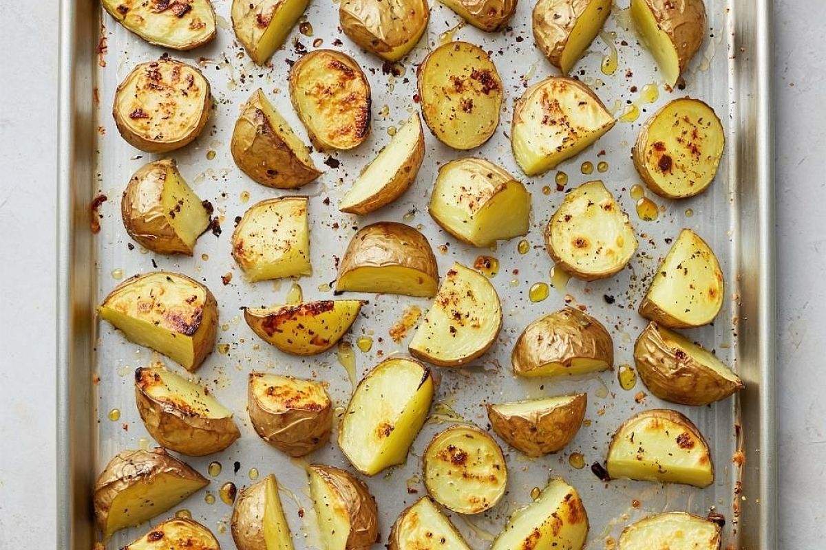 Мой секрет идеальной корочки и мягкой середины: запеченный картофель по-деревенски