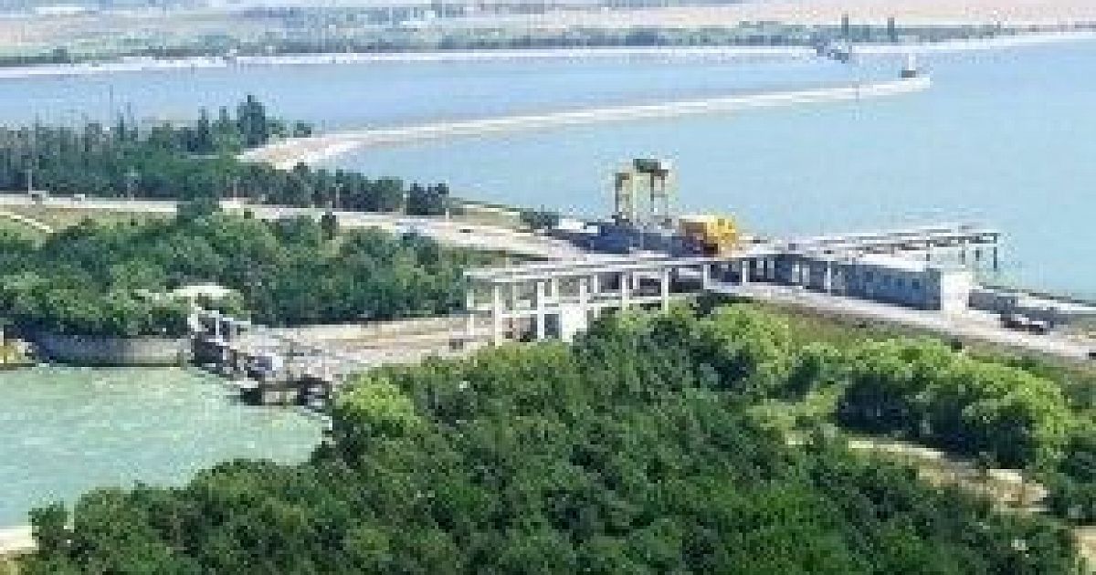 Краснодар искусственное. Кубанское водохранилище Краснодар. Краснодарское водохранилище на реке Кубани. Шлюзы Краснодарского водохранилища. Краснодарское море водохранилище.