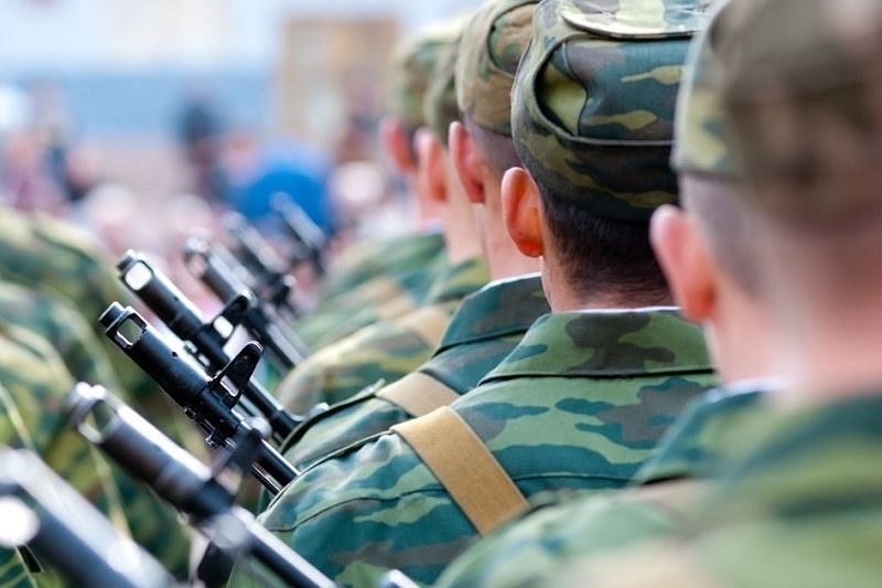 На службу в армию отправились 872 новобранца из Краснодара