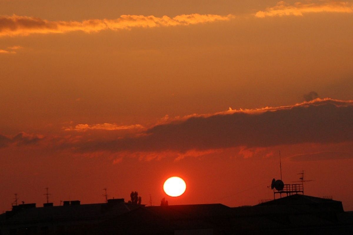 Самая сильная за три месяца магнитная буря ударила по Земле: она продолжается