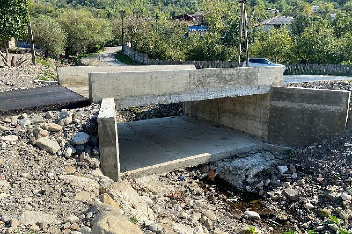 В Лазаревском районе Сочи построены два новых моста