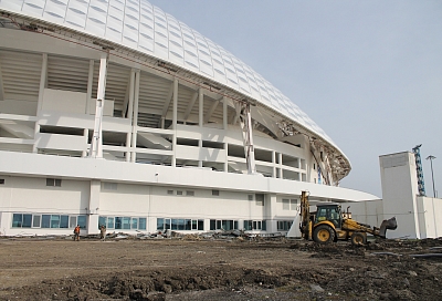 В Сочи на стадионе «Фишт» началось строительство теннисных кортов