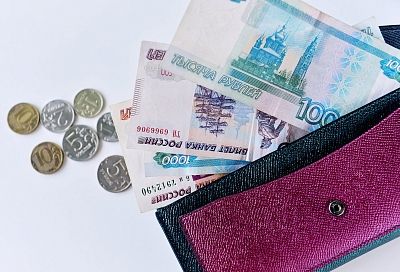 В России минимальную зарплату хотят сделать не ниже МРОТ