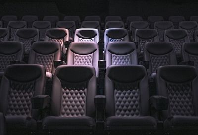 Вместо «Бэтмена» в кинотеатрах покажут «Брат» и «Жмурки» 