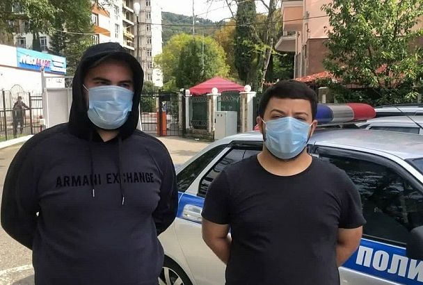 Водителей Mercedes и BMW из свадебного кортежа задержали за дрифт на дороге в Сочи