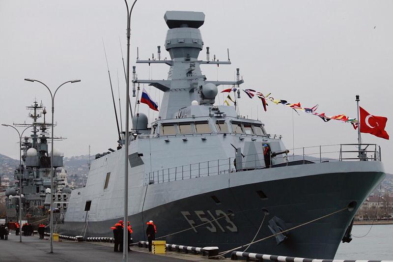 В Новороссийск вошел отряд боевых кораблей Турции