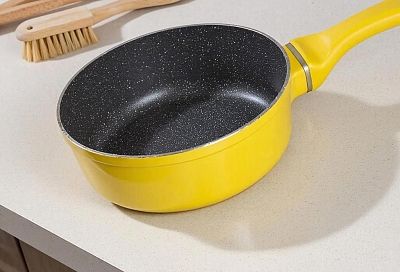 Не спешите выбрасывать  сковороду: почему антипригарный эффект исчезает и как его вернуть