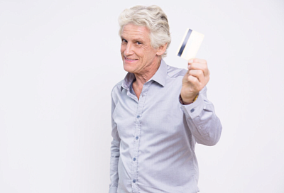 Пенсии 80-летних россиян в январе 2026 года вырастут на 35% — эксперт Балынин