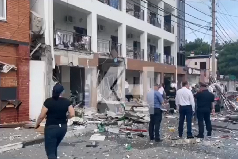 Мощный взрыв прогремел в частной гостинице в Геленджике, есть погибший и пострадавшие