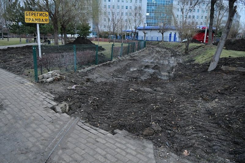 На участке строительства новой трамвайной линии в Краснодаре началась модернизация сети ливневой канализации