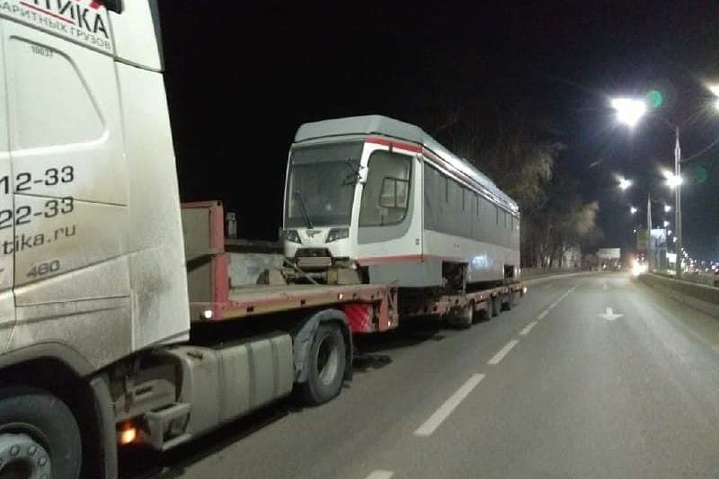 В Краснодар прибыл первый трамвай из партии 2021 года 