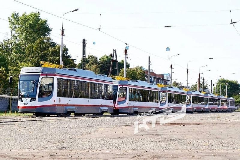 В Краснодаре 13 новых трамваев вышли на маршруты